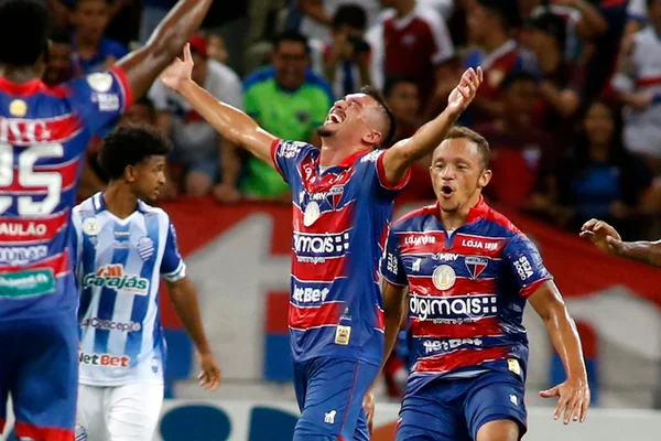 Fortaleza derrota o CSA e encaminha a permanência na Série A