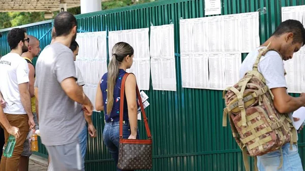 Concursos abertos reúnem 8,4 mil vagas em todo o país