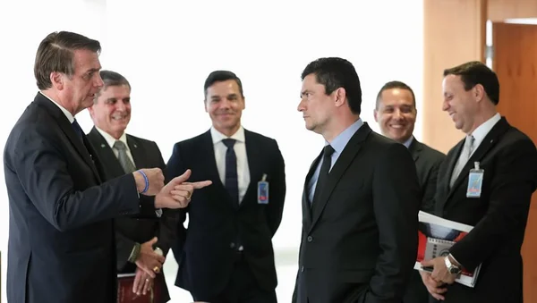 Moro aposta em mais repressão policial associada a programas sociais