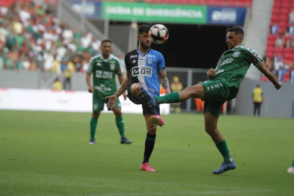 Imagem colorida da final do Candangão entre Gama e Capital- Metrópoles