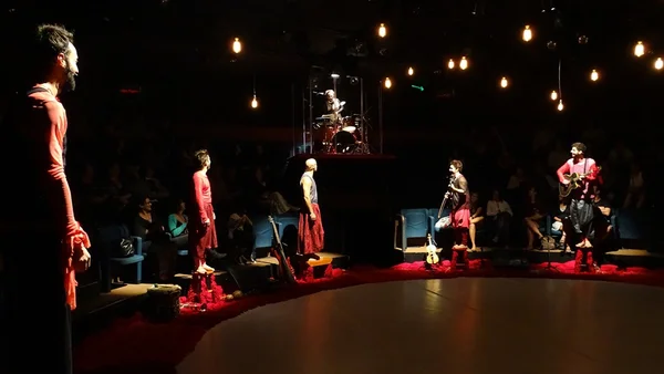 Crítica: “Auê” mistura teatro, música e circo com grande honestidade