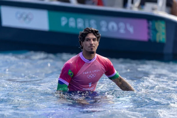 Imagem colorida de Gabriel Medina