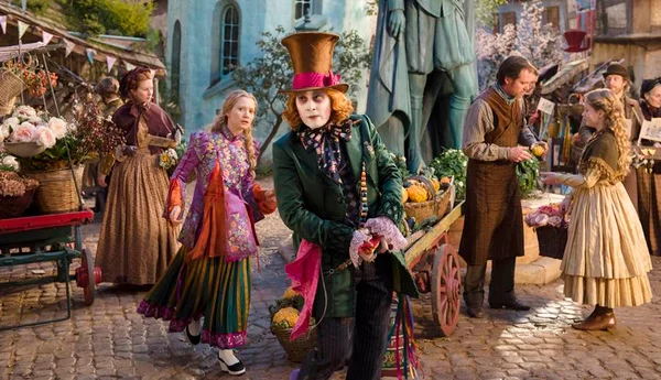 “Alice Através do Espelho” é uma das nove estreias desta quinta