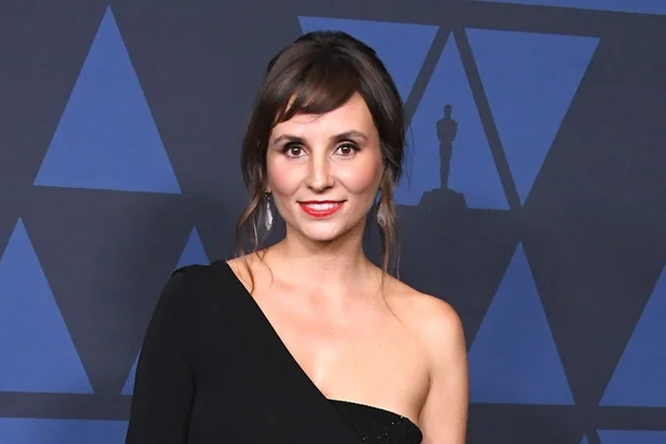 Oscar 2020: saiba o que a cineasta brasileira Petra Costa vestirá