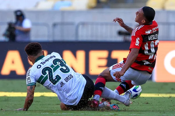 Mesmo fora do banco, Sampaoli fez o Mengão correr como nunca