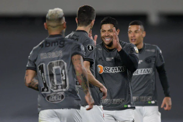 Atlético-MG vence River Plate na Argentina e fica perto da semi da Libertadores