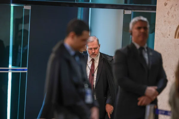 Toffoli deveria antecipar sua aposentadoria do STF