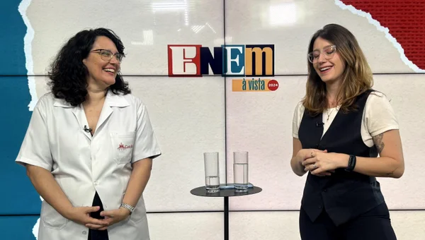 Foto colorida de gravação do quarto episódio do videocast Enem à Vista - Metrópoles