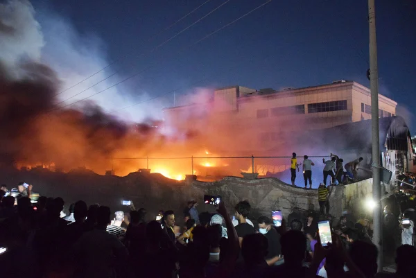 Incêndio em hospital no Iraque para tratar Covid deixa 66 mortos
