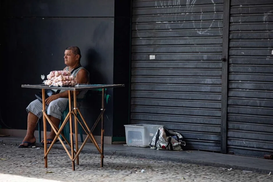 Comércio fechado e ruas desertas pelo centro do Rio Comércio fechado e ruas desertas pelo centro do Rio