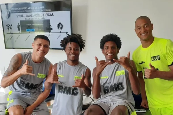 Com elenco menor, Abel prevê Vasco com atletas sub-20 no Carioca