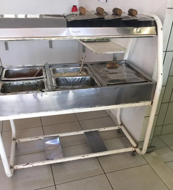 Rollemberg serve banquete a distritais, mas cobra PF de motoristas