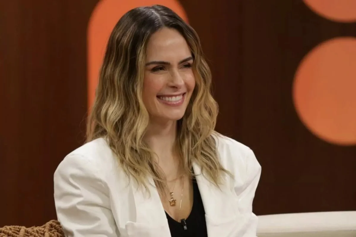 Ana Paula Renault. Ana Paula Renault.