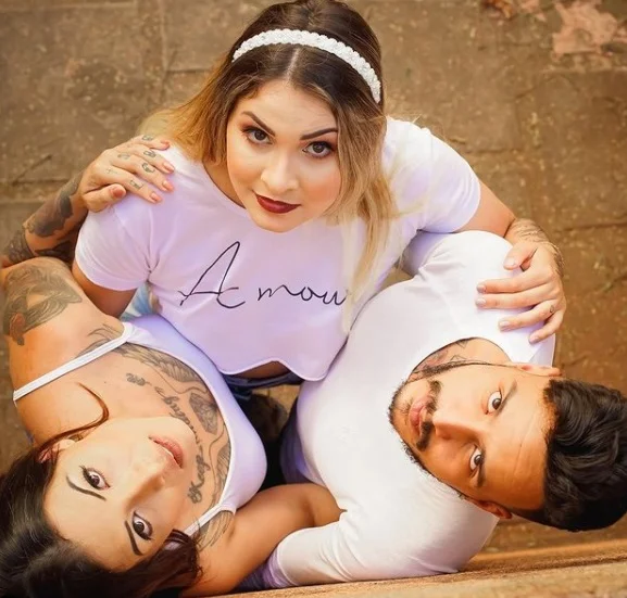 Eles posaram juntos para um ensaio antes do casamento Eles posaram juntos para um ensaio antes do casamento