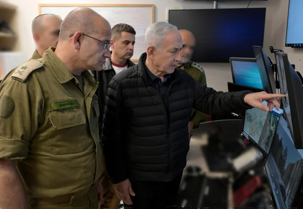 Ataques do Irã ferem mais de 100 em Israel. “Noite difícil”, diz Netanyahu