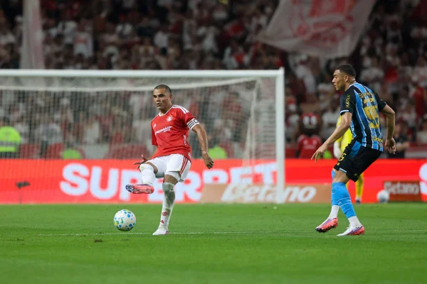 Copa do Brasil: Grêmio e Internacional não saem 0 x 0 no Beira-Rio - destaque galeria