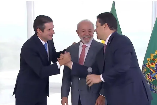 Motta, Lula e Alcolumbre
