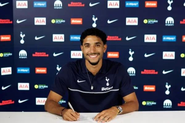 Tottenham anuncia contratação de Marmoush, do Manchester City