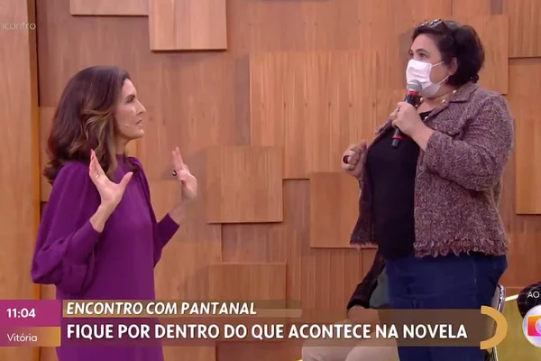 Fátima Bernardes entrevista mulher na plateia do Encontro