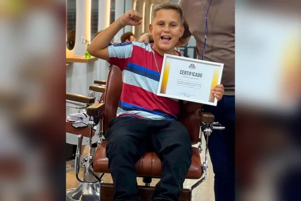 Saiba quem era o “Barbeiro Mirim”, influenciador morto a tiros aos 14 anos
