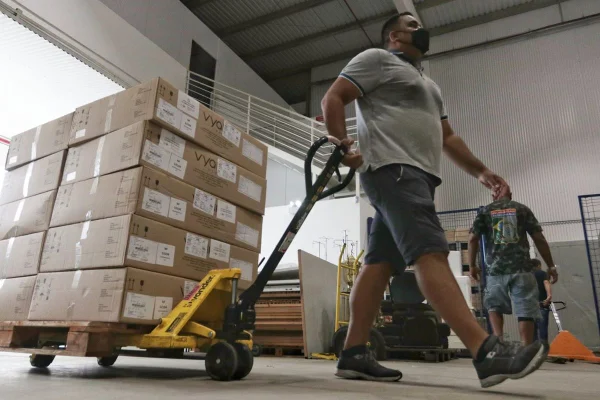 Santa Catarina recebe 100 respiradores do Ministério da Saúde