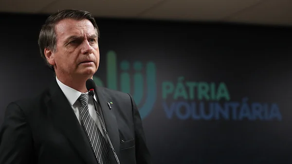 Bolsonaro: fora da reforma, policiais serão alvo de lei complementar