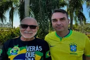 Fabrício Queiroz e Flávio Bolsonaro. O ex-assessor já foi preso em uma casa de Wassef em Atibaia