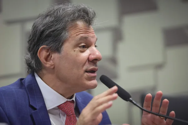 Haddad celebra decisão do STJ de parar atividades em refinaria no RJ