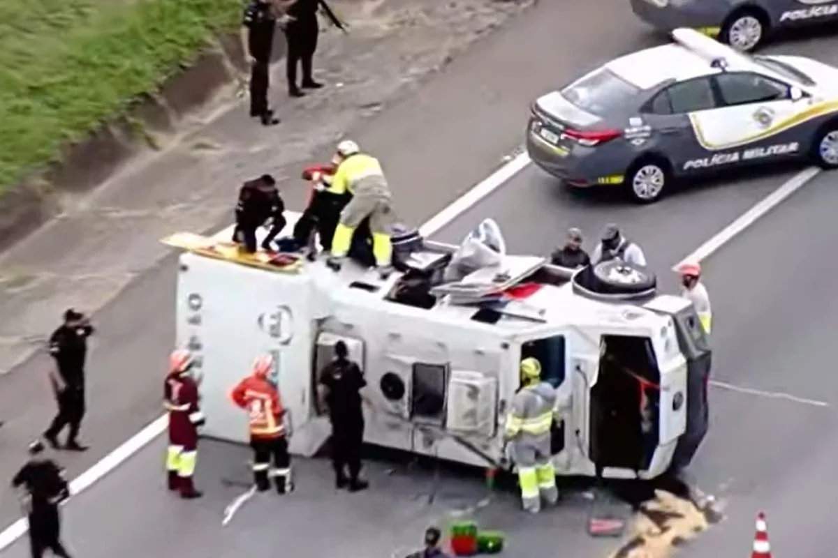 Acidente com carro forte