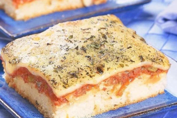 Foto de uma torta de mortadela