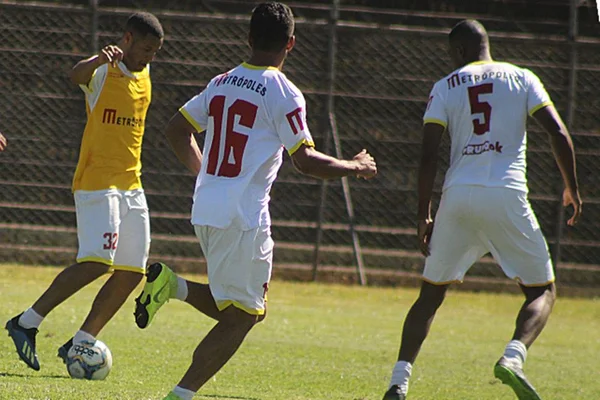 Série D: Jacaré enfrenta o Vitória em busca de vantagem no mata-mata