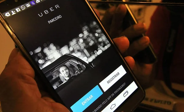 Governo não vai restringir número de carros do Uber nas ruas do DF