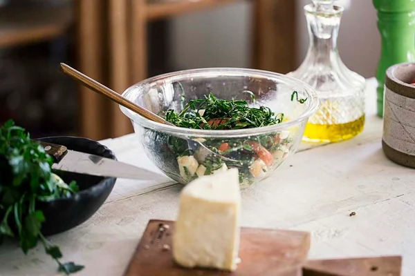 Projeto verão. Aprenda a fazer uma salada nutritiva e rápida