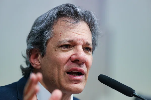 Ministro da Fazenda, Fernando Haddad, é ouvido pela comissão mista que analisa a Medida Provisória (MP) 1303 25, que tributa aplicações financeiras e ativos virtuais Metropoles
