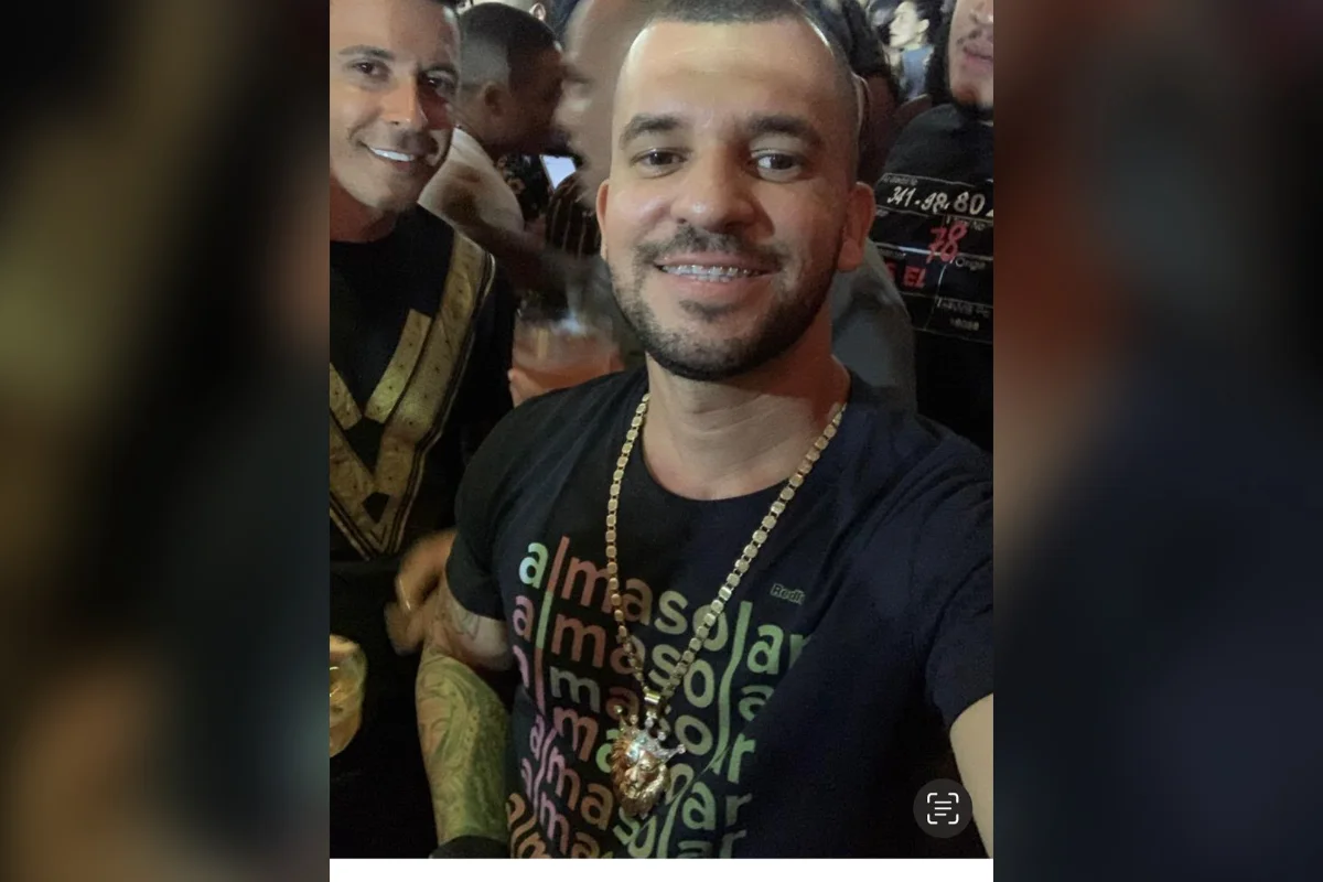 Yuri aparece em foto ao lado de Paulista Yuri aparece em foto ao lado de Paulista