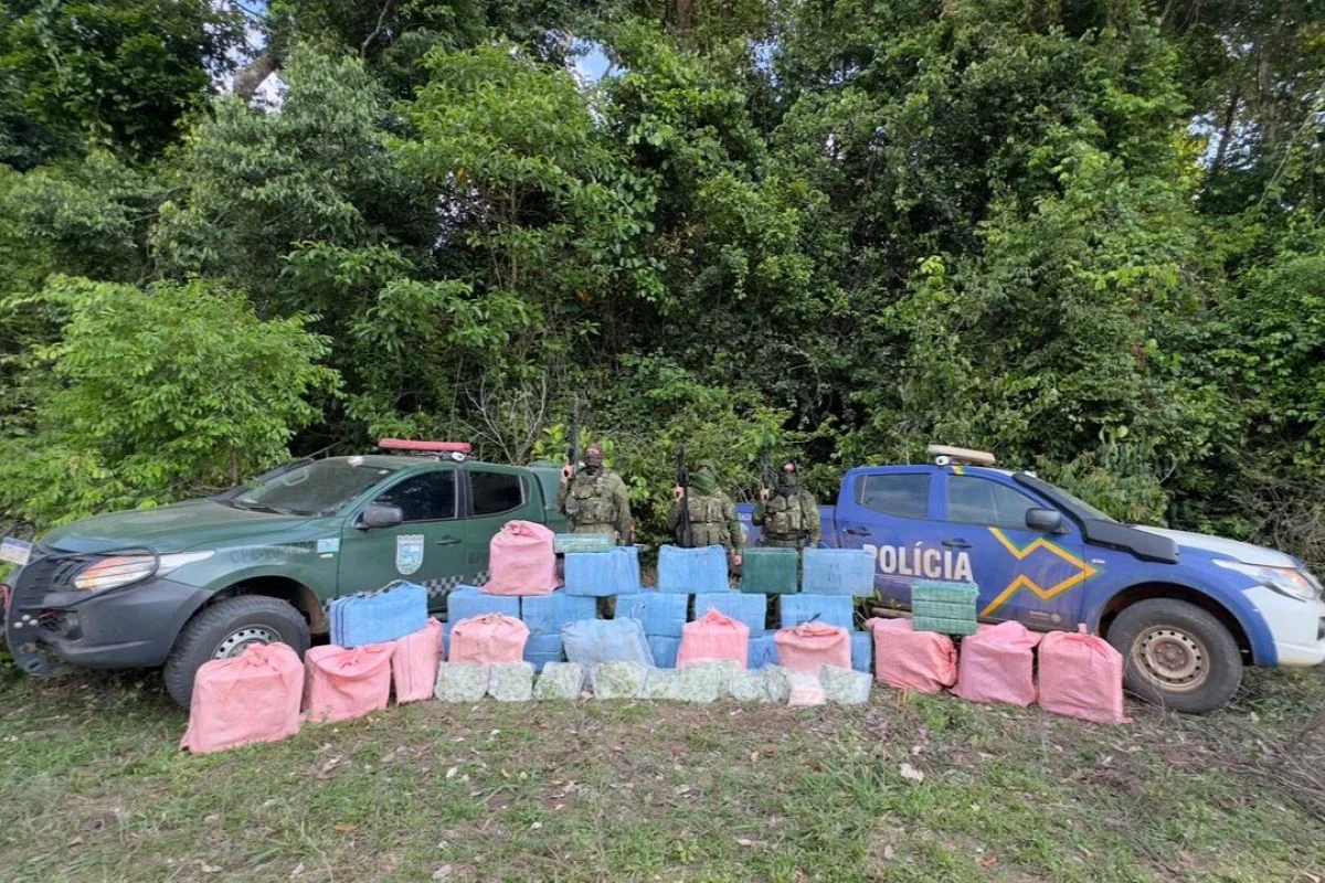 Imagem colorida de pasta base de cocaína apreendida pela policia militar de rondônia - Metrópoles