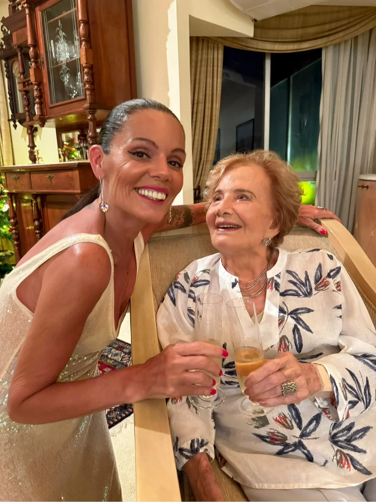 Mocita Fagundes e Glória Menezes Mocita Fagundes e Glória Menezes