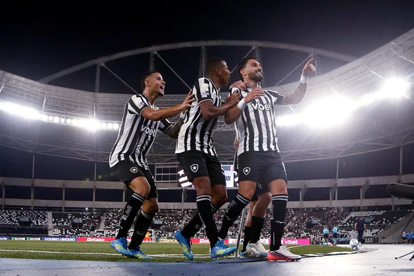Botafogo e Fluminense ficam no empate em clássico pelo Brasileirão - destaque galeria Botafogo e Fluminense ficam no empate em clássico pelo Brasileirão - destaque galeria