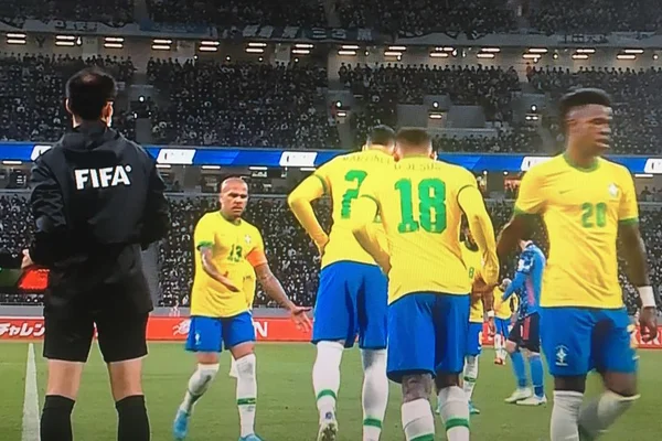 Com Tite, Vini Jr está perdendo toda a confiança que tem no Real