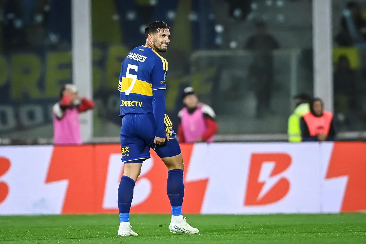 Jornal argentino confirma desfalque de Paredes para jogo contra o Vasco
