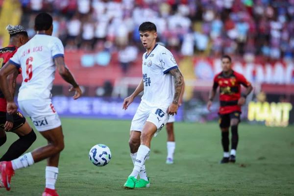 Imagem colorida do jogo entre Sport x Bahia, pelo Brasileirão- MEtrópoles