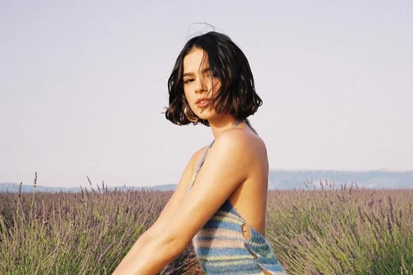 Bruna Marquezine quase desistiu de atuação após ter corpo sexualizado