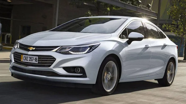 Novo Chevrolet Cruze chega para acirrar concorrência entre os sedãs