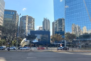 Baleia metálica Faria Lima