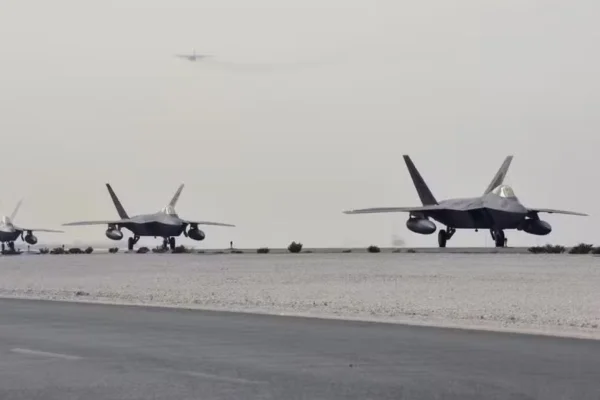 Catar confirma saída de militares de base aérea americana no país