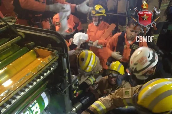 bombeiros, impressora e resgate - Metrópoles