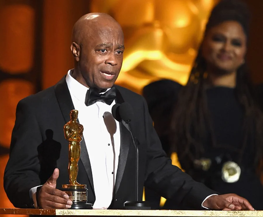 O veterano Charles Burnett é considerado um dos principais cineastas americanos. Seus filmes retratam a intimidade das famílias afro-americanas O veterano Charles Burnett é considerado um dos principais cineastas americanos. Seus filmes retratam a intimidade das famílias afro-americanas