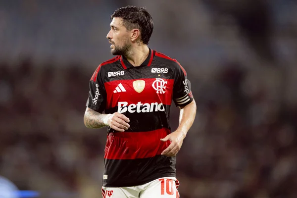 Foto colorida de Arrascaeta, do Flamengo - Metrópoles