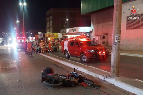 Foto colorida de acidente em via