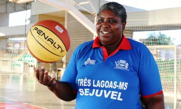 Ruth de Souza, campeã mundial de basquete, morre de Covid aos 52 anos